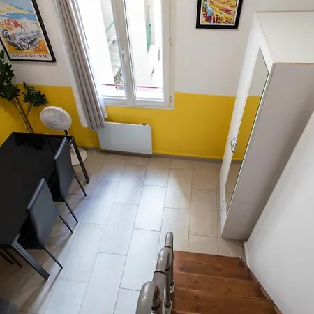 Studio In The Heart Of *